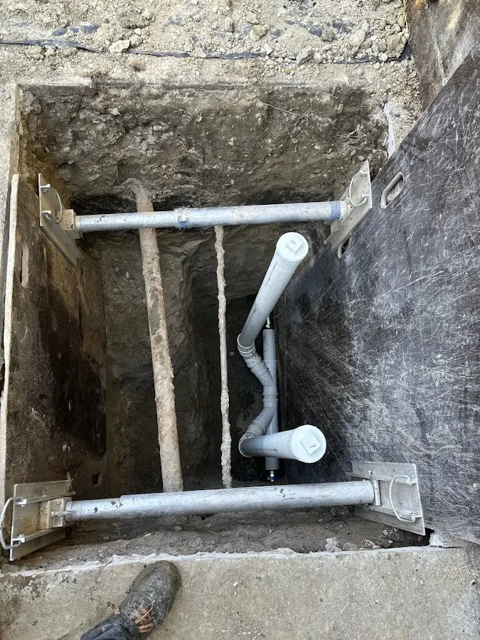 Experienced plumber completing Drain Cleaning work in Catalina Foothills